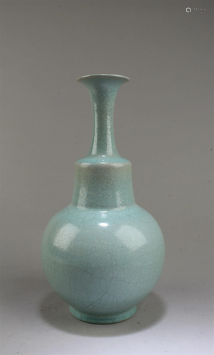 Chinese Ruyao Vase