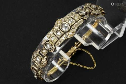 Antieke bracelet in geelgoud (18 karaat) bezet met kleine pa...