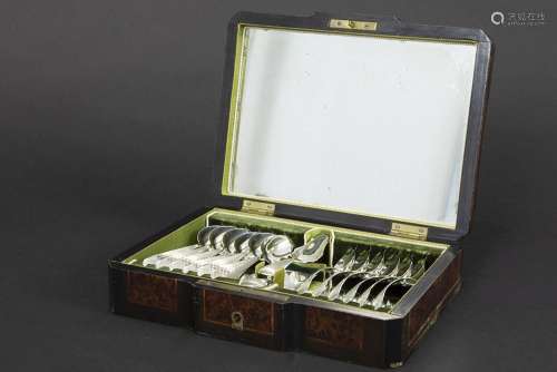 Mooie Napoleon III - doos versierd met inlegwerk met sleutel...