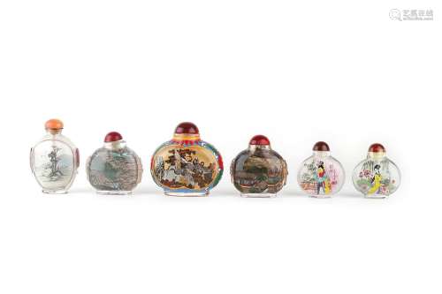 CHINE, XXe siècle Ensemble de six tabatières en verre peint...