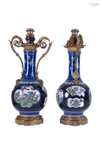 CHINE ,vers 1900 Paire de vases en greès émaillé à décor...