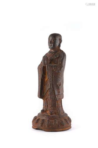 CHINE, XVIIe siècle Figurine de Bouddha Ananda en fonte de ...