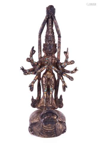 CHINE, XXe siècleBodhisattva Avalokiteshvara en bronze dore...