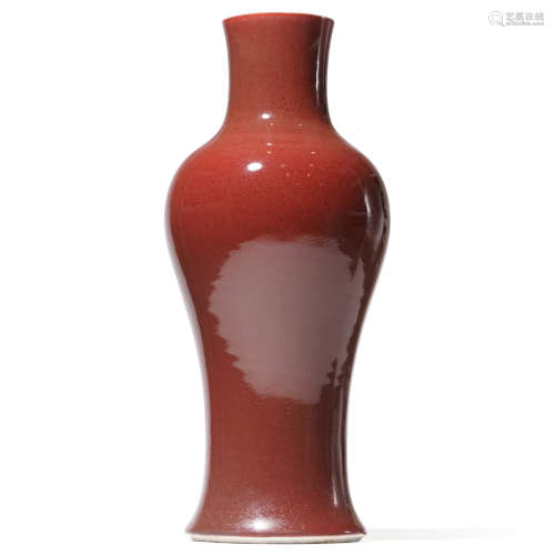 清十八世纪 霁红釉观音瓶