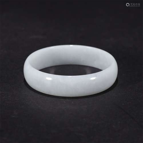 Jadeite Oblate Bangle