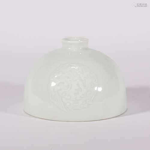 White-Glazed Incised Dragon Beehive Waterpot