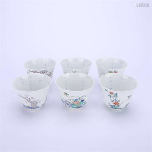 Setof Six Wucai and Underglaze Blue Floral Cups