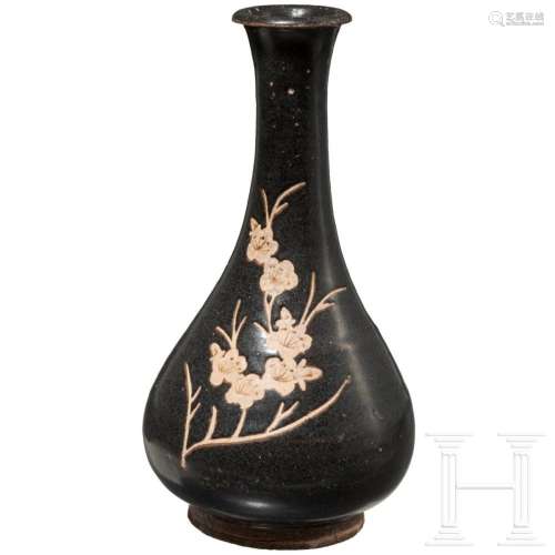 A Chinese vase with Prunus branch decor, 12th - 13th century