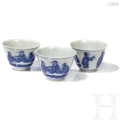 Three Chinese blue and white teacups, late Qing Dynasty
