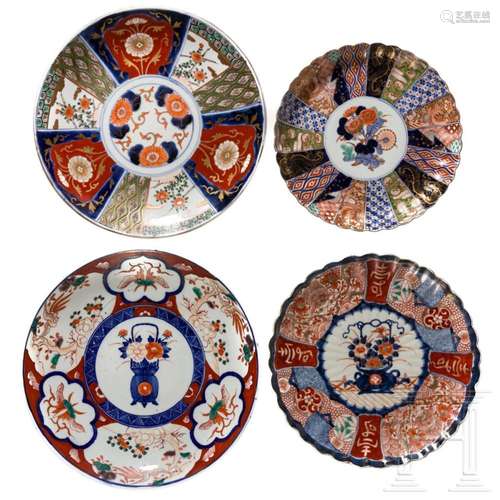 Four Japanese porcelain Imari-plates, circa 1900