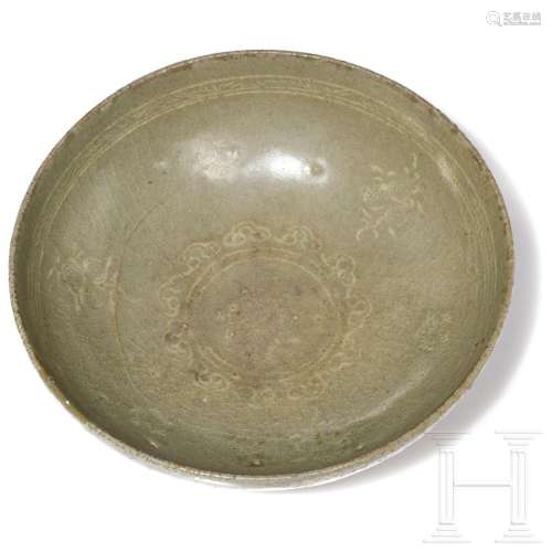 A Korean celadon bowl, Koryo Dynasty, 14th century
