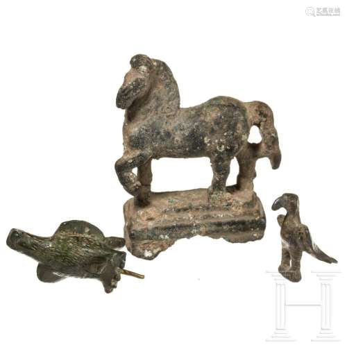 Three Roman bronze animal figurines, horse and two eagles, 1...
