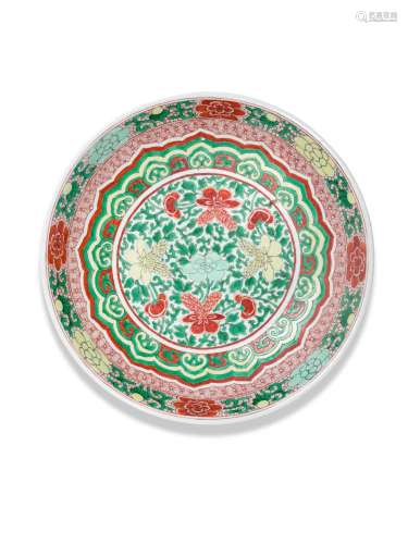 A WUCAI 'FLORAL' CHARGER CHARGER Kangxi period