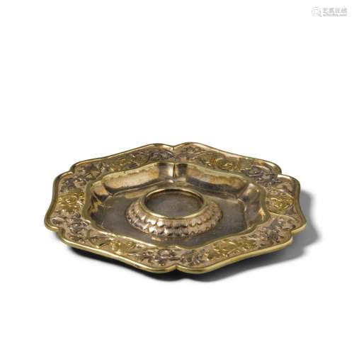 A GILT-SILVER MALLOW-FORM CUP STAND 17th century