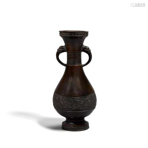 AN ARCHAISTIC BRONZE HANDLED VASE Yuan/Ming dynasty