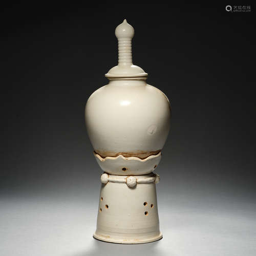 Tang and Song Dynasties,white porcelain, Sarira Pot