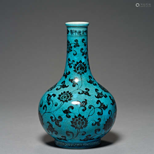 Ming Dynasty  Xuande, peacock blue glaze color, flower decor...