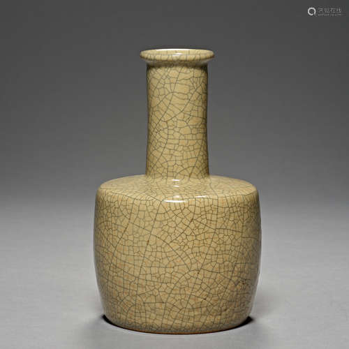 Qing Dynasty, imitation brother kiln, Long neck Bottle