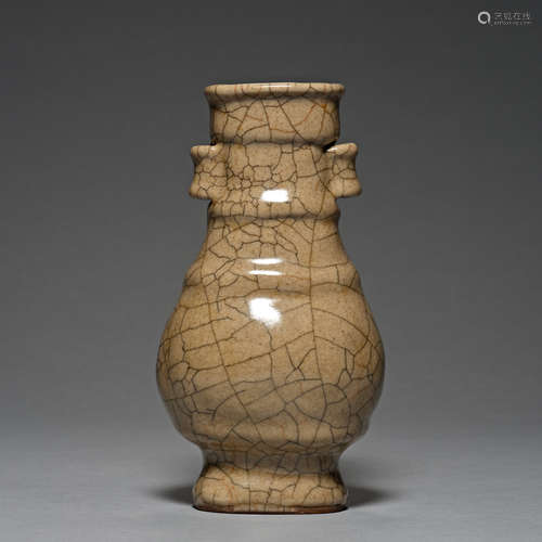 Qing Dynasty, imitation Ge kiln, Double-ear Bottle