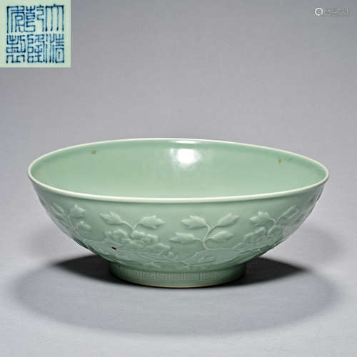 Qing Dynasty Qianlong, bean green glaze color, Bowl