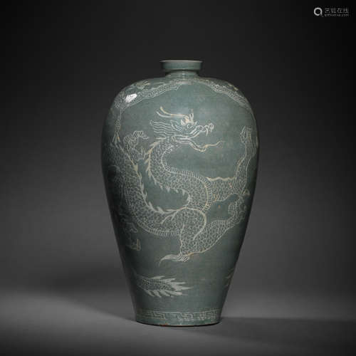 ANCIENT KOREAN CELADON PLUM VASE WITH DRAGON PATTERN