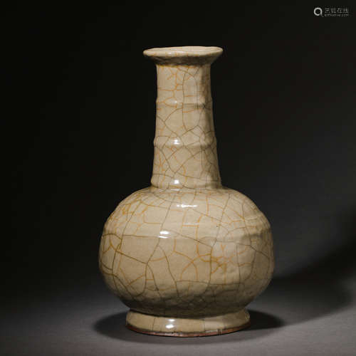 CELADON VASE FROM SONG DYNASTY, CHINA