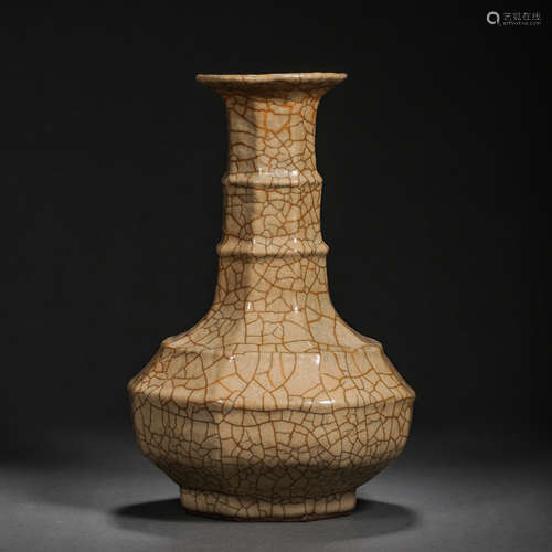 CELADON VASE FROM SONG DYNASTY, CHINA