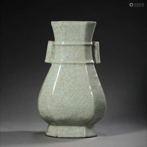 LONGQUAN IMPERIAL WARE AMPHORA, SONG DYNASTY, CHINA