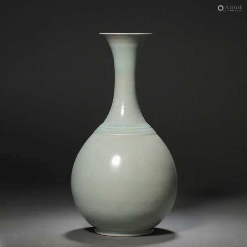 CELADON JADE SPRING VASE, SONG DYNASTY