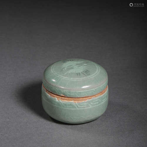 ANCIENT KOREAN CELADON POWDER BOX  