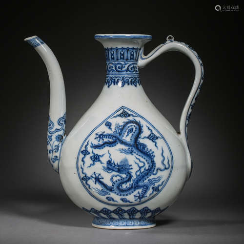 CHINESE MING DYNASTY BLUE AND WHITE DRAGON PATTERN POT  