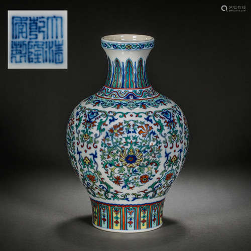 CHINESE FAMILLE ROSE VASE, QING DYNASTY  