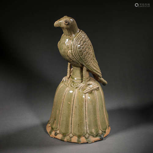 CHINESE FIVE DYNASTIES CELADON BIRD STATUE  