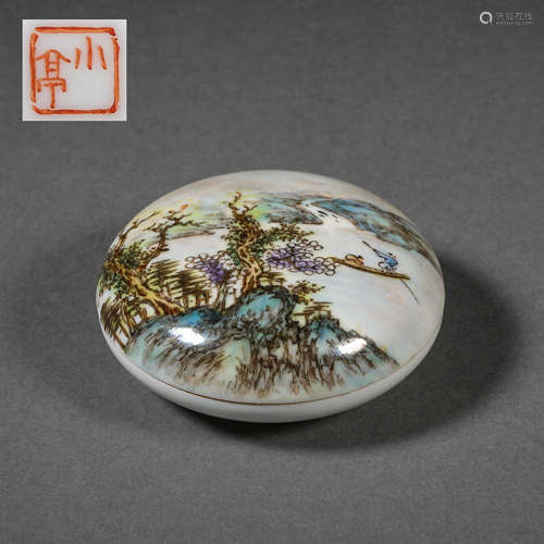 CHINESE FAMILLE ROSE ROUND BOX, QING DYNASTY  