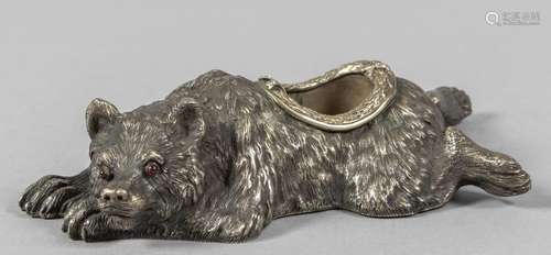 Orso accovacciato, scultura in argento brunito,