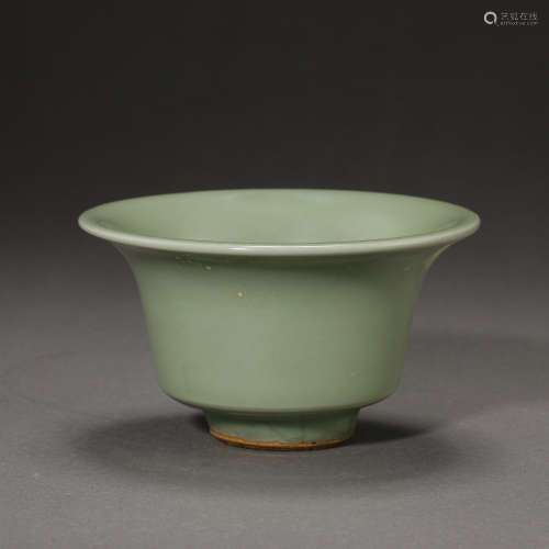 LONGQUAN WARE GREEN GLAZE CUP, SOUTHERN SONG DYNASTY, CHINA