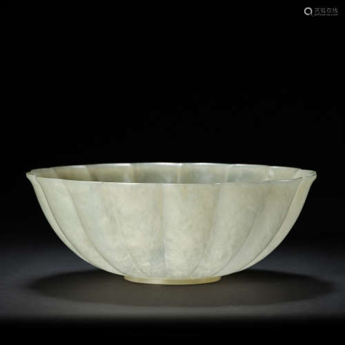HETIAN JADE FLOWER MOUTH BOWL, QING DYNASTY, CHINA