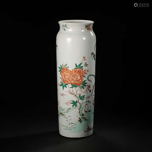 CHINESE QING DYNASTY BLUE AND WHITE BOTTLE