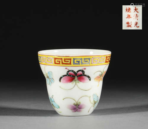 In the Qing Dynasty, the butterfly cup painted with pastel g...