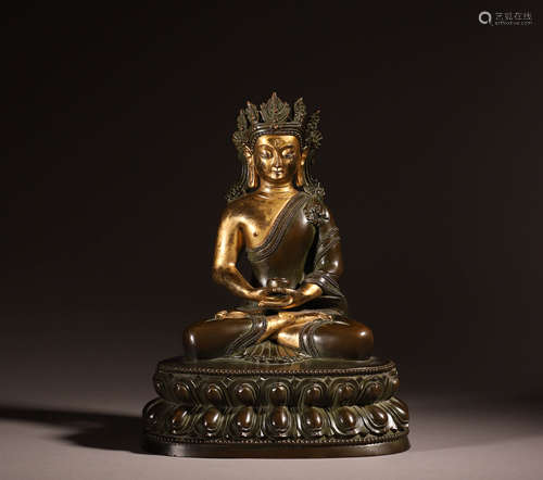 Bronze gilded Bodhisattva statues in the Qing Dynasty