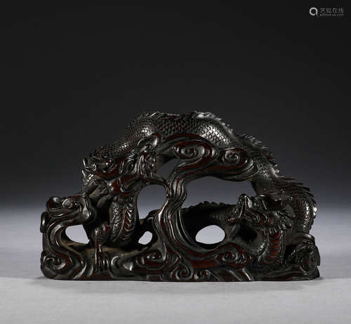 Red sandalwood dragon pattern pen holder in the Qing Dynasty