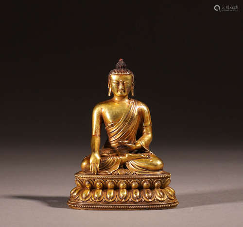 In the Qing Dynasty, bronze gilded statues of medicine maste...