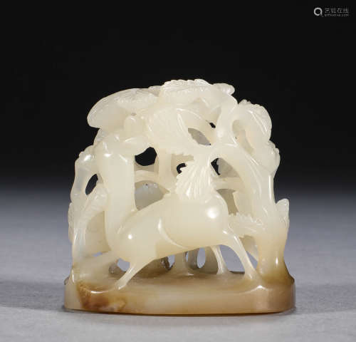 In the Qing Dynasty, Hotan jade hollowed out stove top