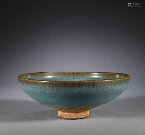 In ancient China, the bowl of Jun kiln