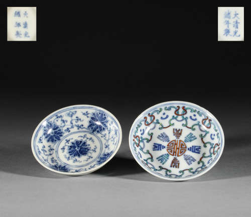 In the Qing Dynasty, there was a pair of dragon pattern plat...