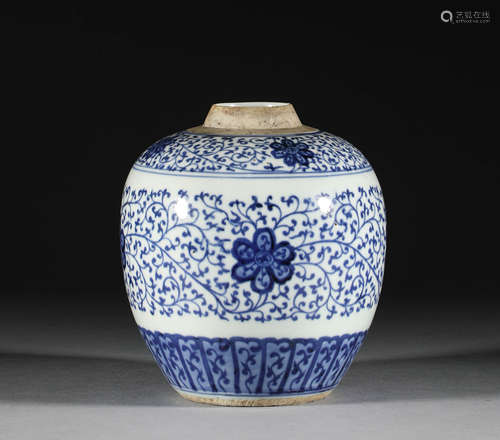 In the Qing Dynasty, blue and white flowers with twig patter...