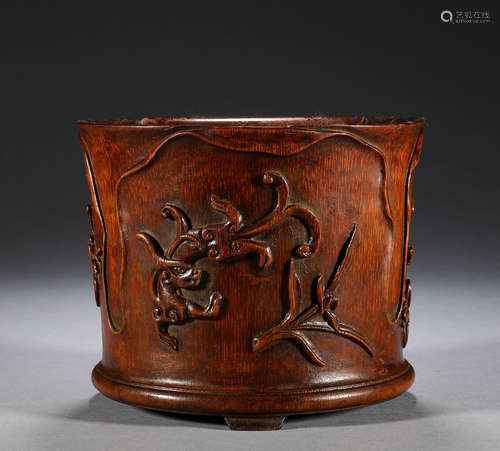 In the Qing Dynasty, bamboo carving pen holders with dragon ...