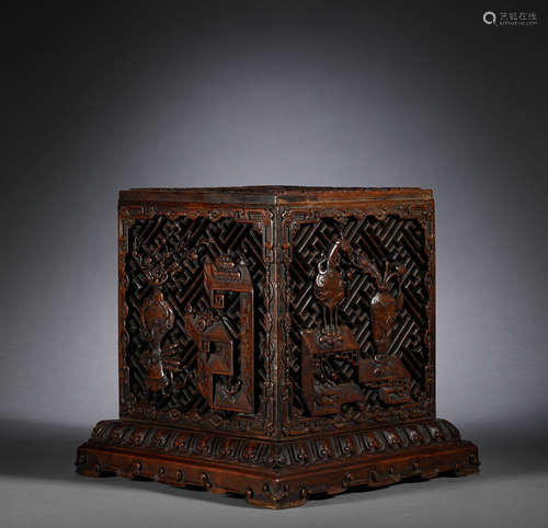 Huanghua pear wood hollow Bogu seal box in the Qing Dynasty