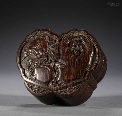 Red sandalwood Fulu longevity box in the Qing Dynasty