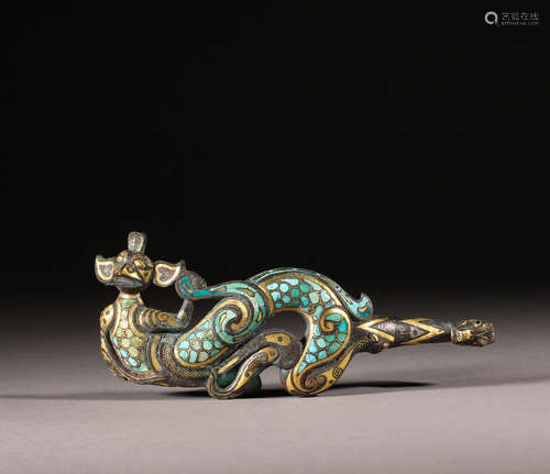 Ancient China, inlaid with pine stone and gilded with hook